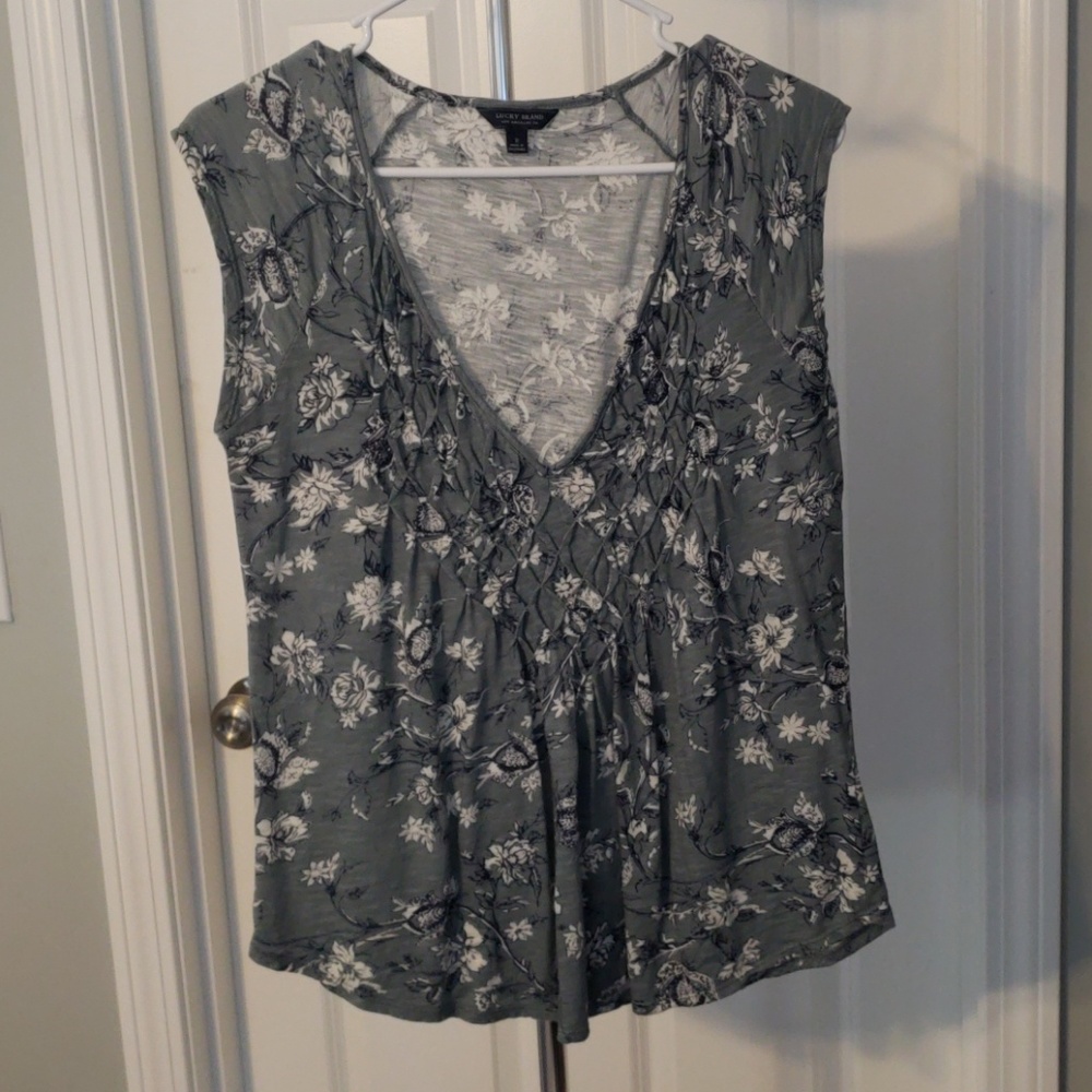 Lucky Brand tshirt